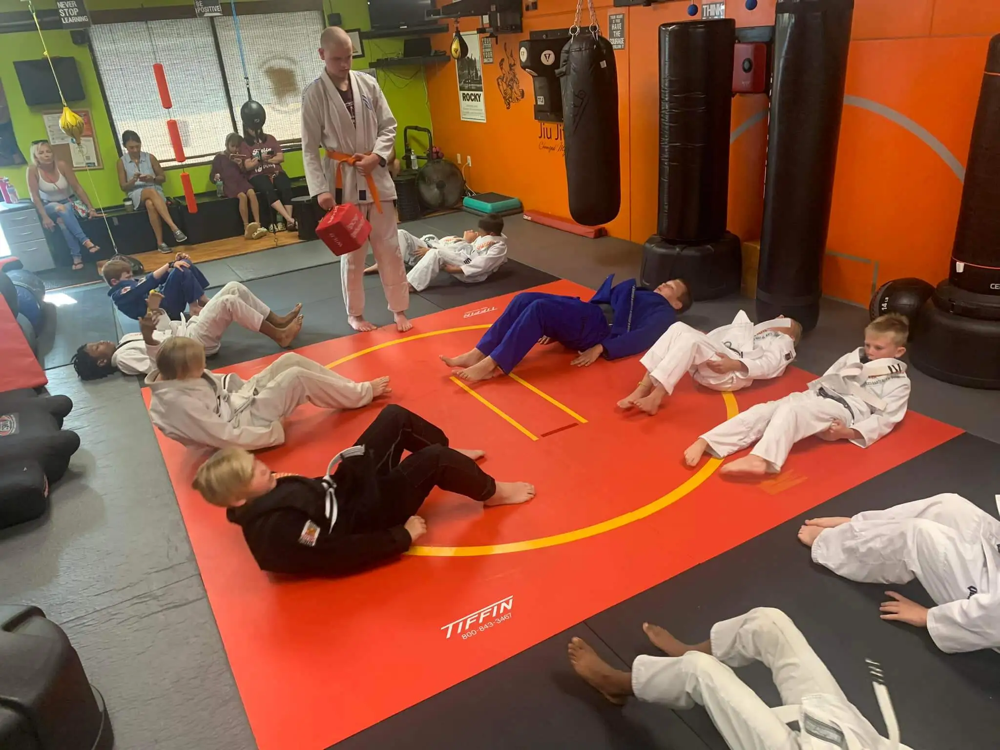 kids-warm-up-for-mma-classes-_1_